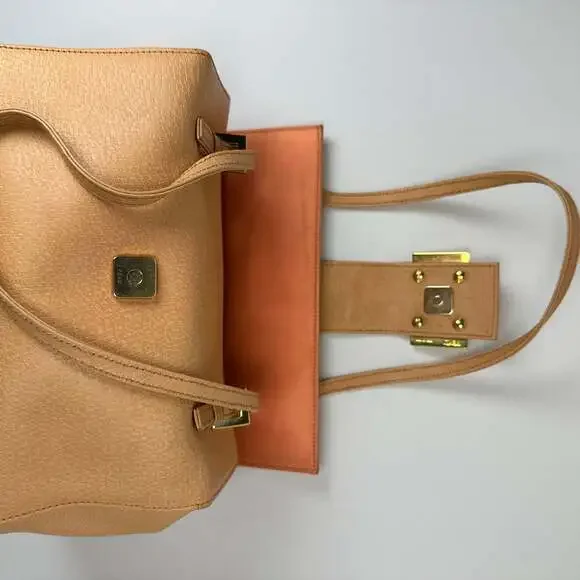 Bolso de hombro Fendi Mamma Baguette de cuero rosa ref.1597905 - - Picture 7 of 8